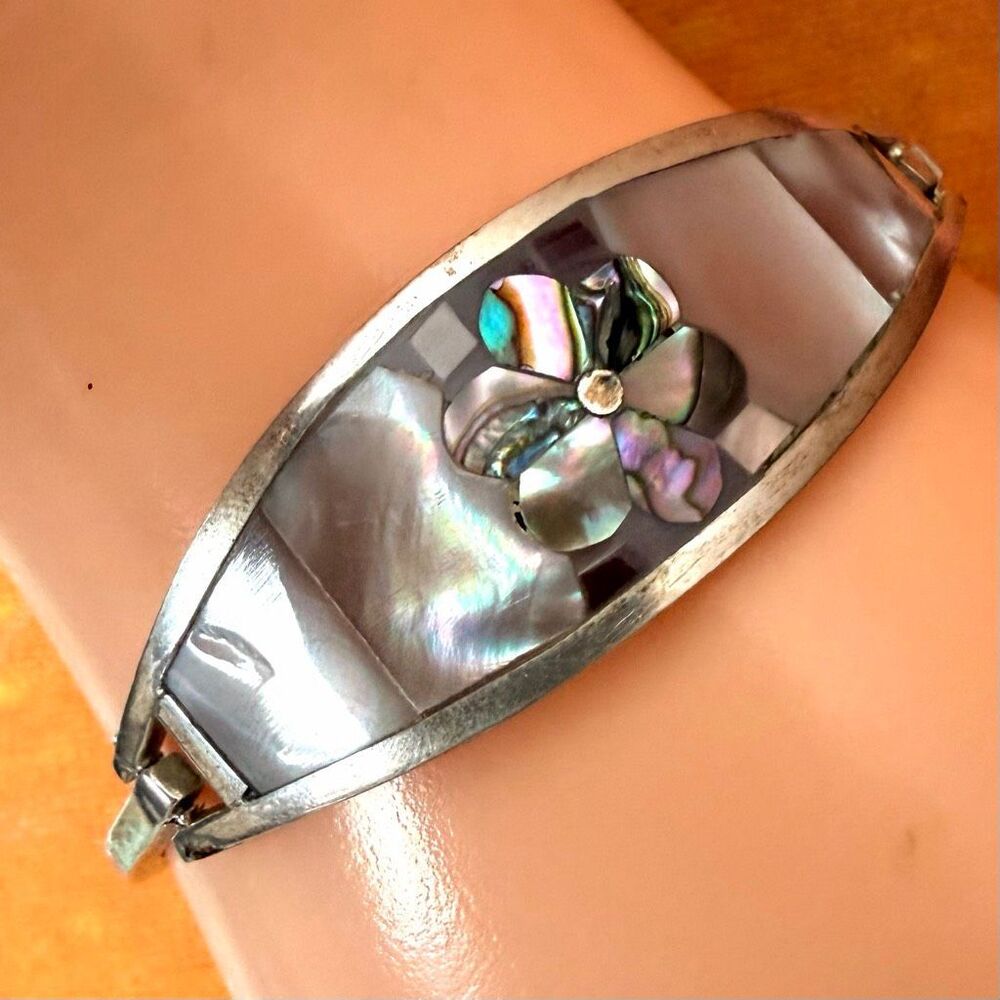 Vintage Mother-of-Pearl & Abalone Flower Inlay Hinged Bangle